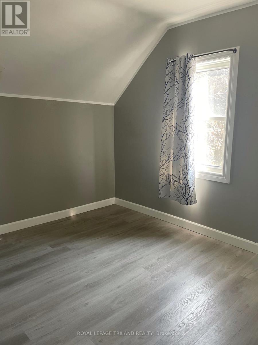 Photo 15 of 24 for 245 Sydenham Street E