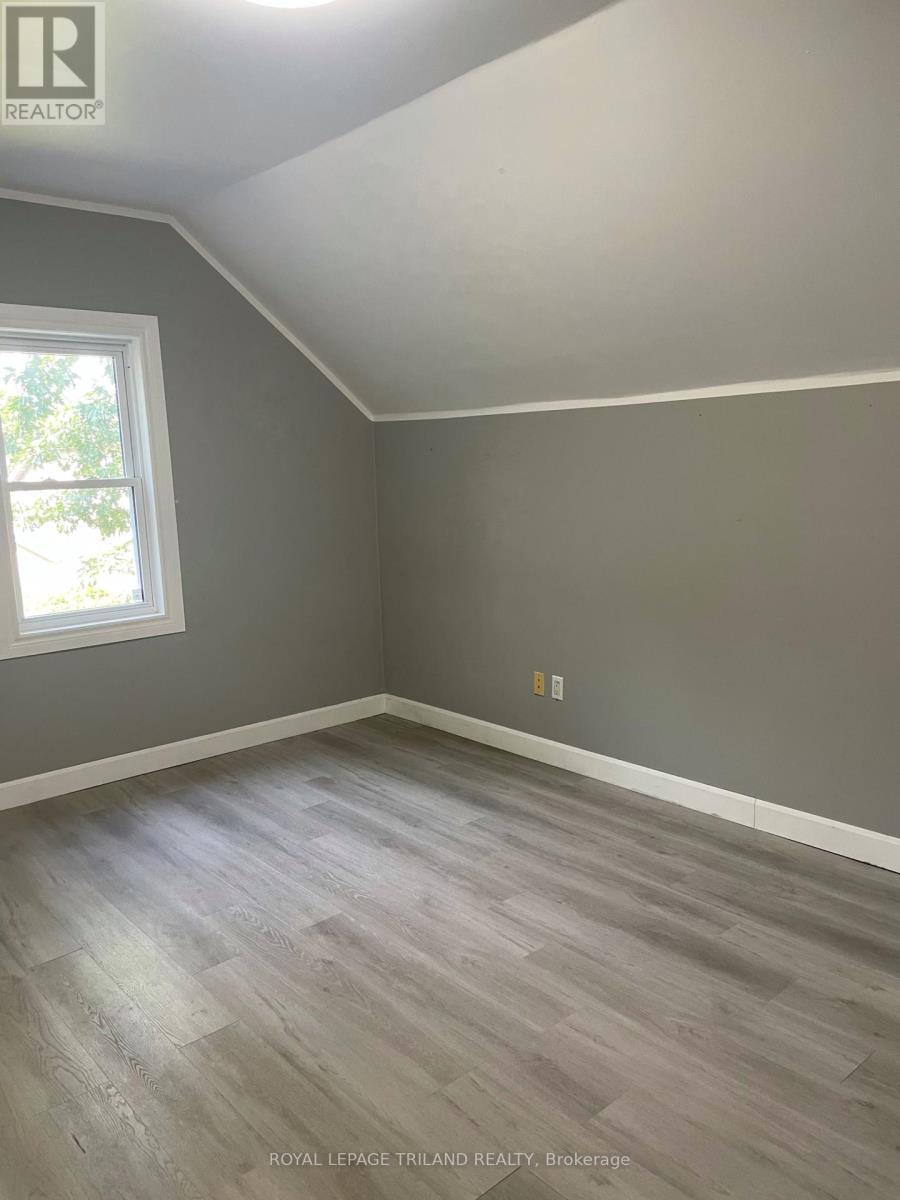 Photo 18 of 24 for 245 Sydenham Street E