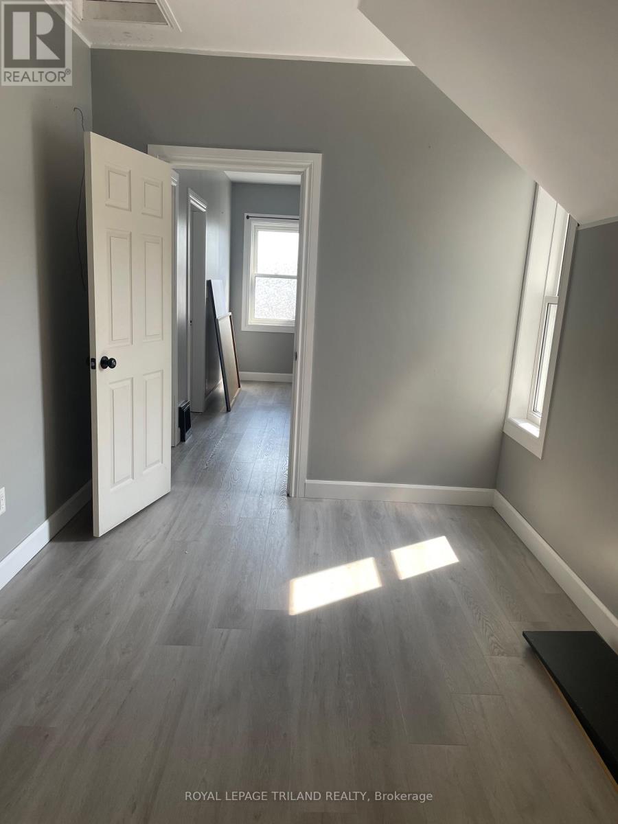 Photo 20 of 24 for 245 Sydenham Street E