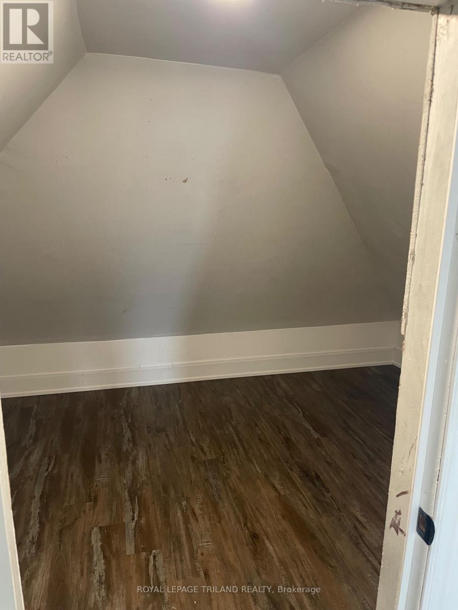 Photo 21 of 24 for 245 Sydenham Street E