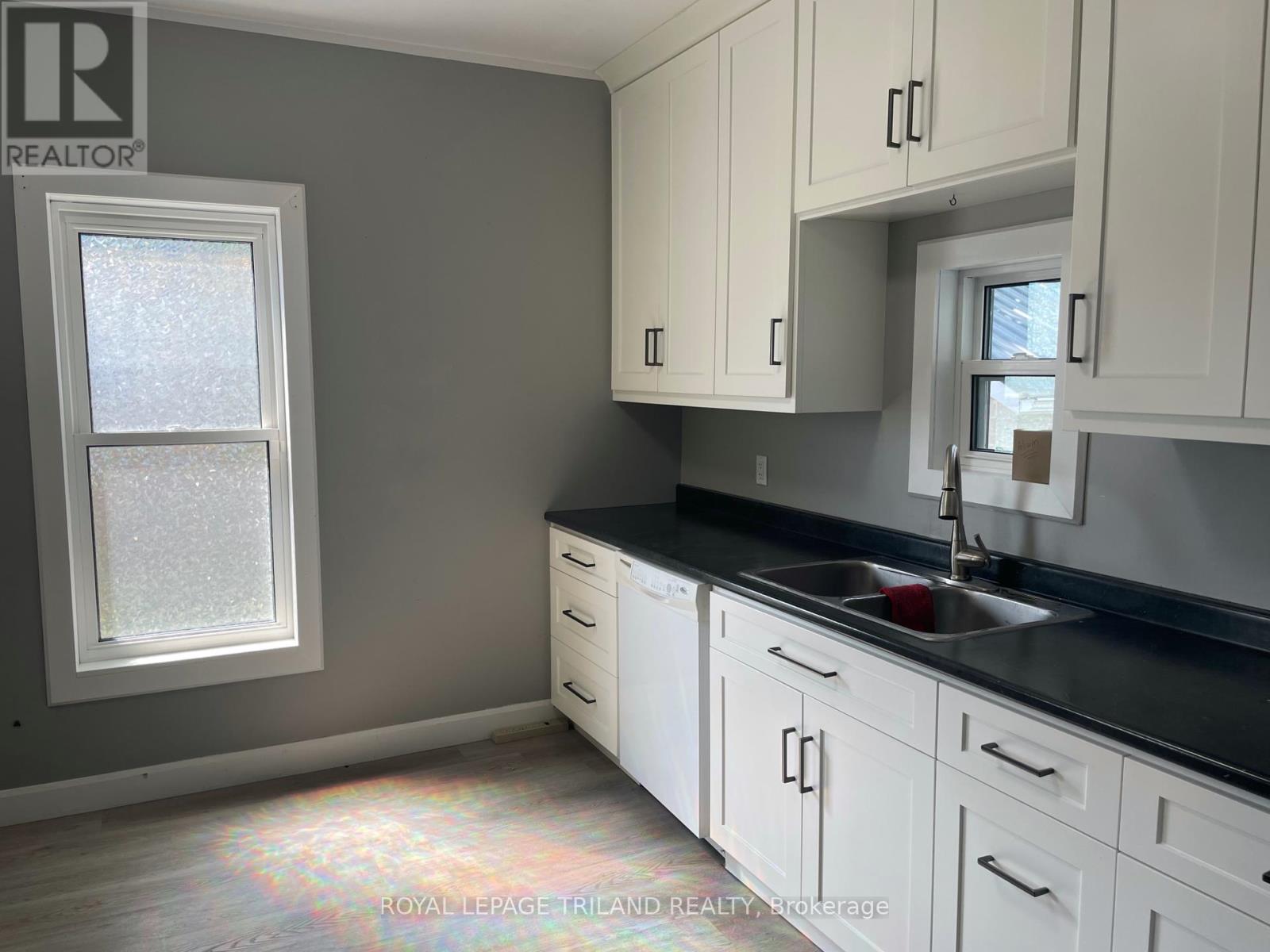 Photo 3 of 24 for 245 Sydenham Street E