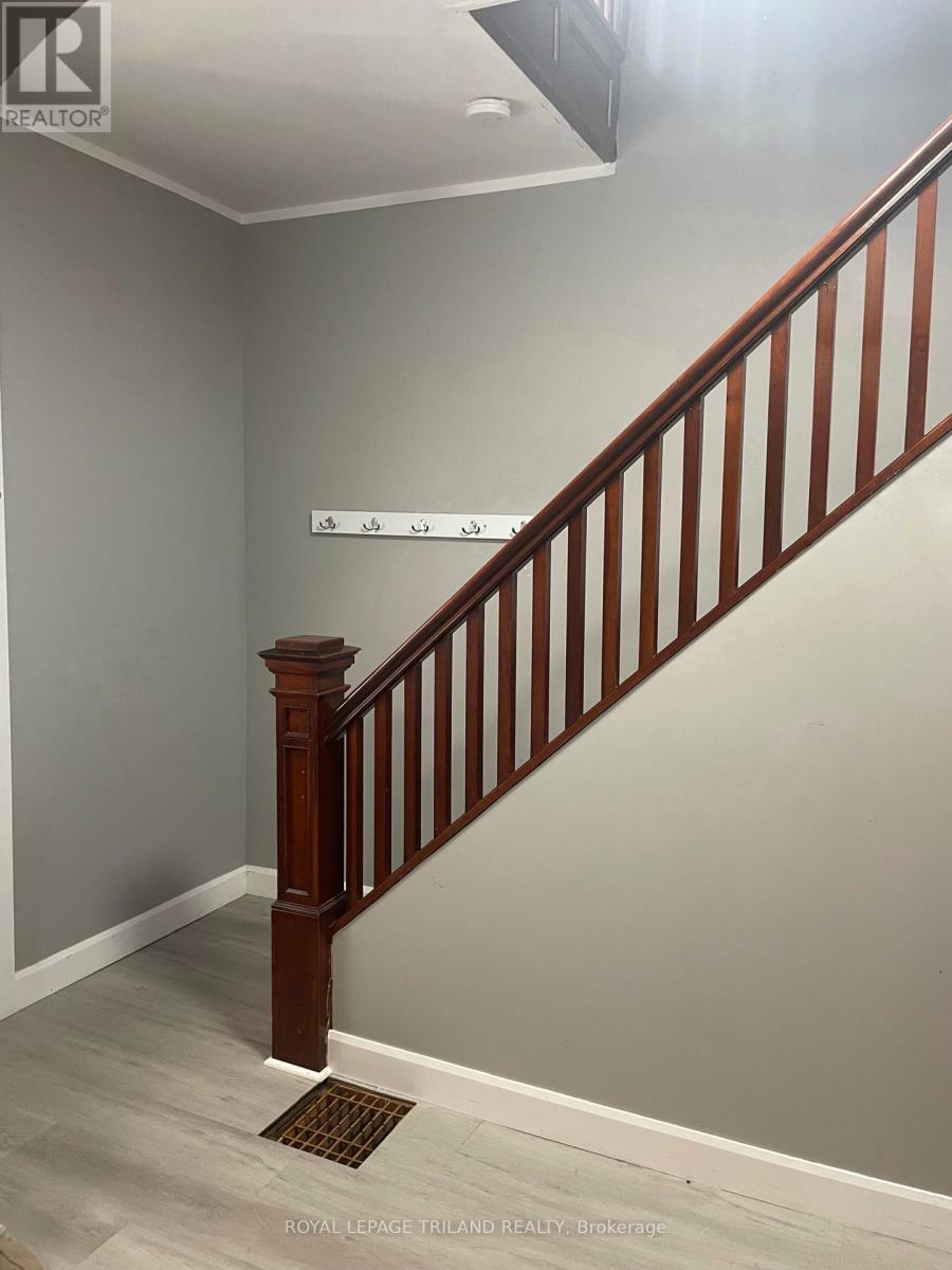 Photo 4 of 24 for 245 Sydenham Street E