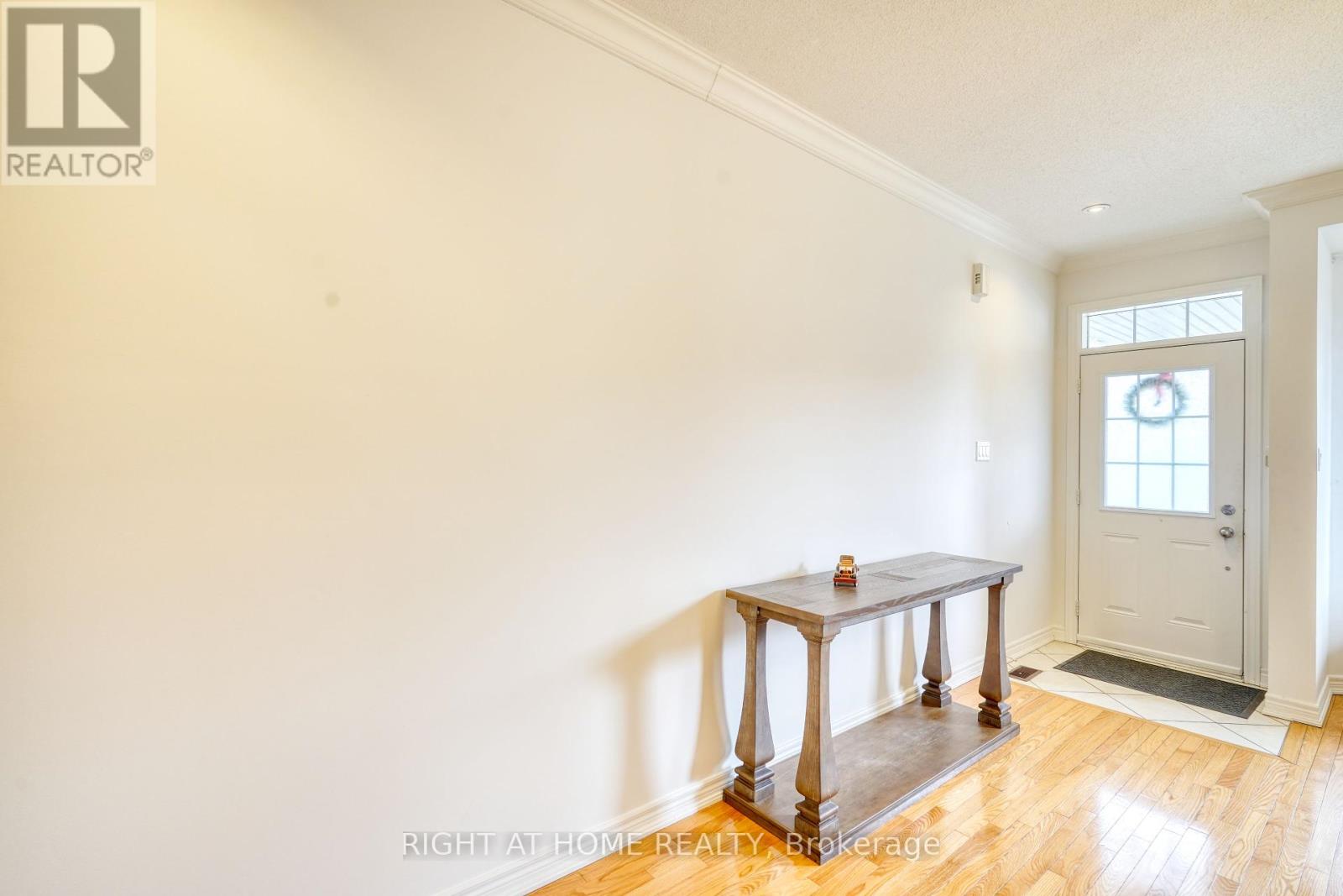 Property at 20 SEIFFER CRESCENT image 3