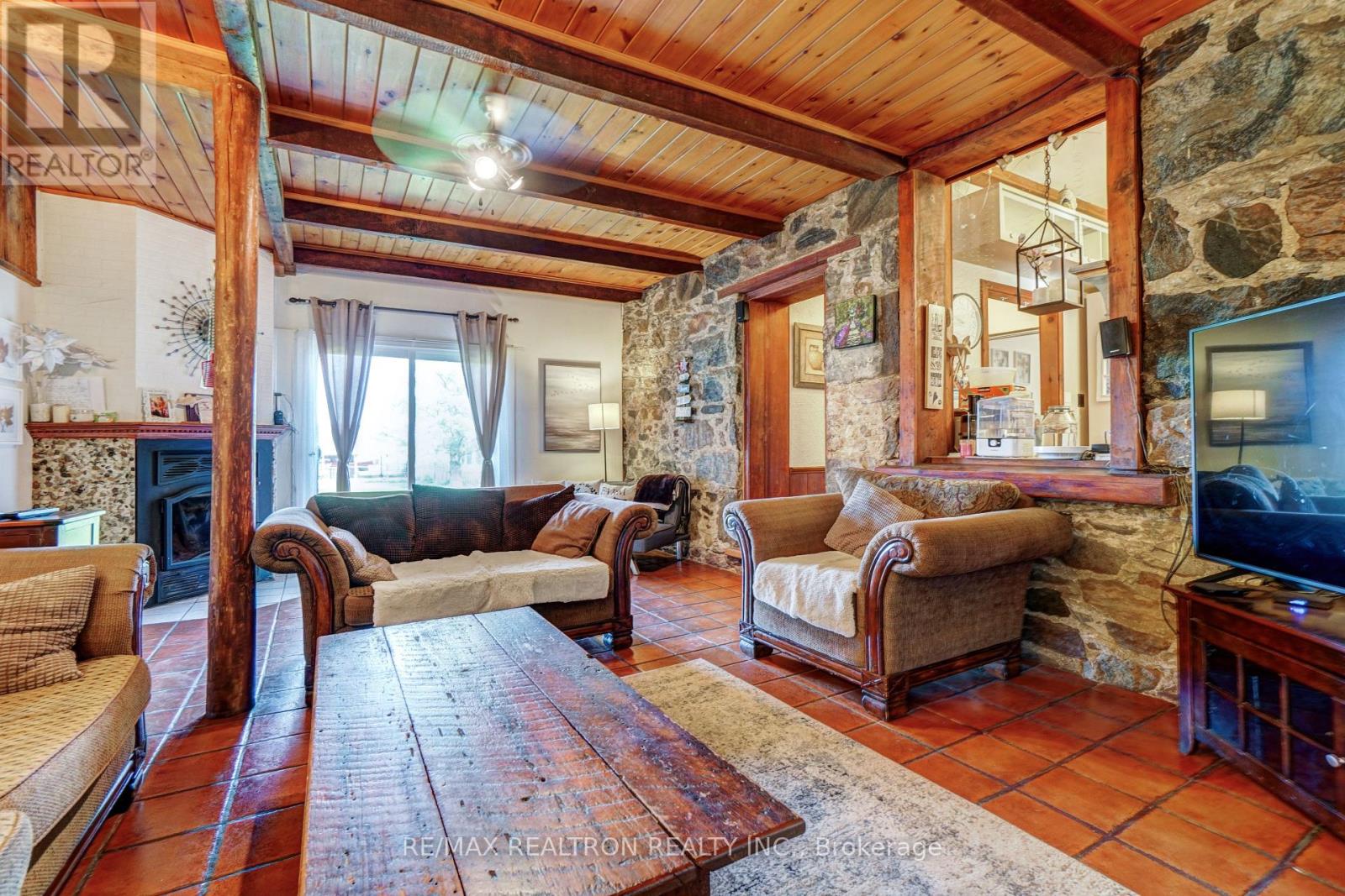 3930 Yonge Street, Bradford West Gwillimbury, Ontario  L3Z 3X6 - Photo 5 - N12367239