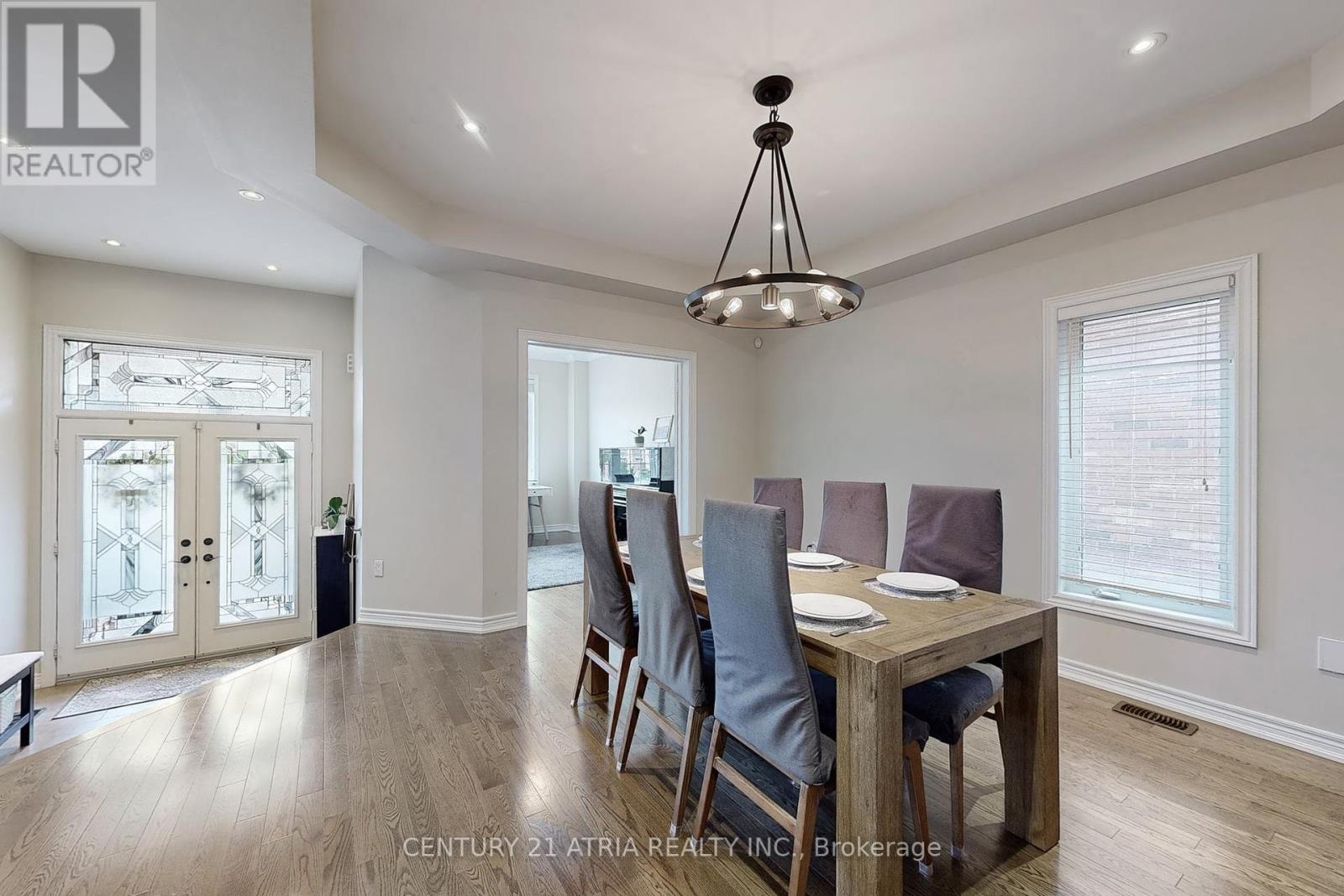 24 Gannett Drive, Richmond Hill, Ontario  L4E 0E9 - Photo 6 - N12367287