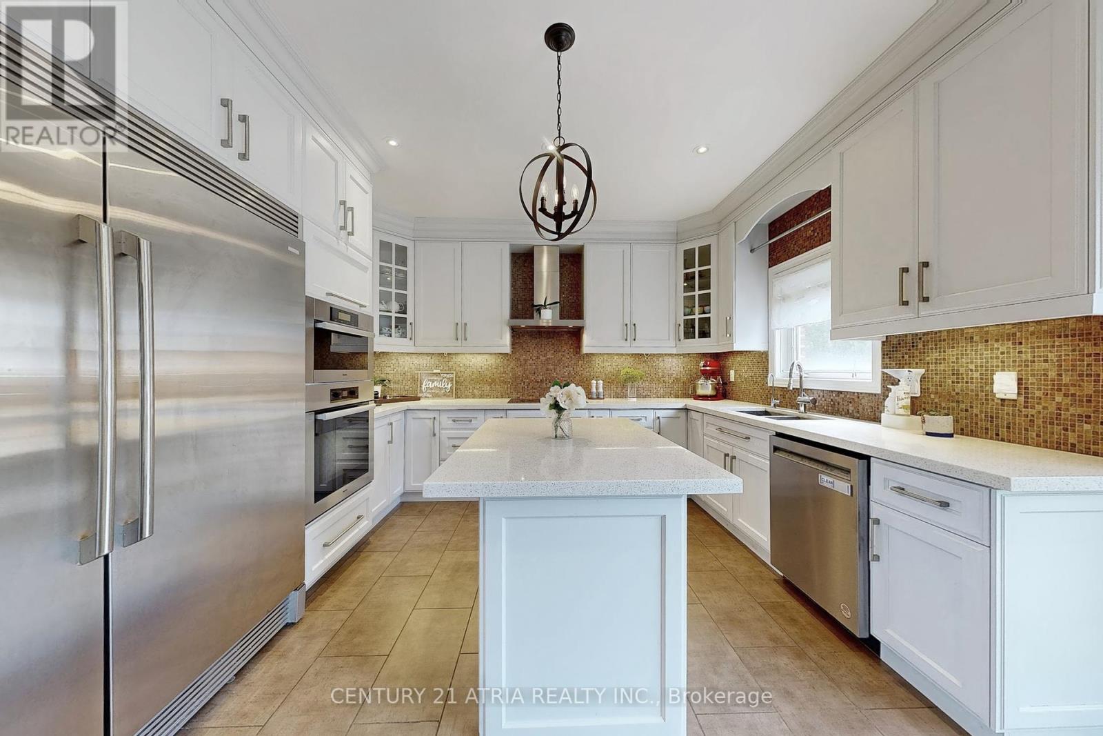 24 Gannett Drive, Richmond Hill, Ontario  L4E 0E9 - Photo 9 - N12367287