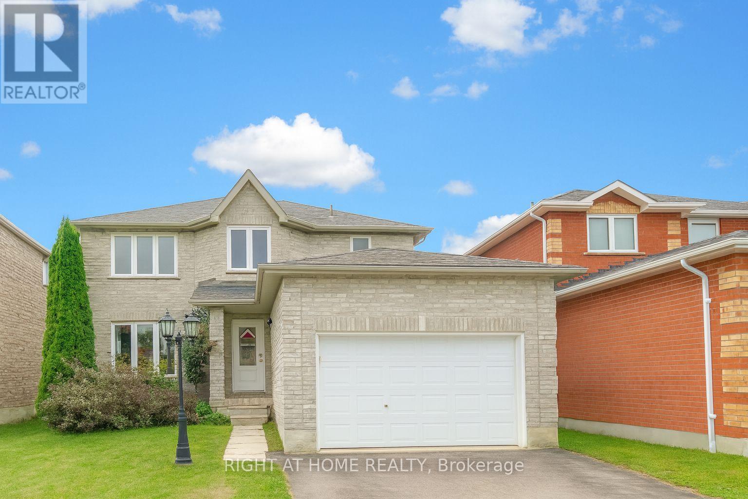 17 Kelsey Crescent, Barrie, Ontario  L4N 0J7 - Photo 1 - S12367278