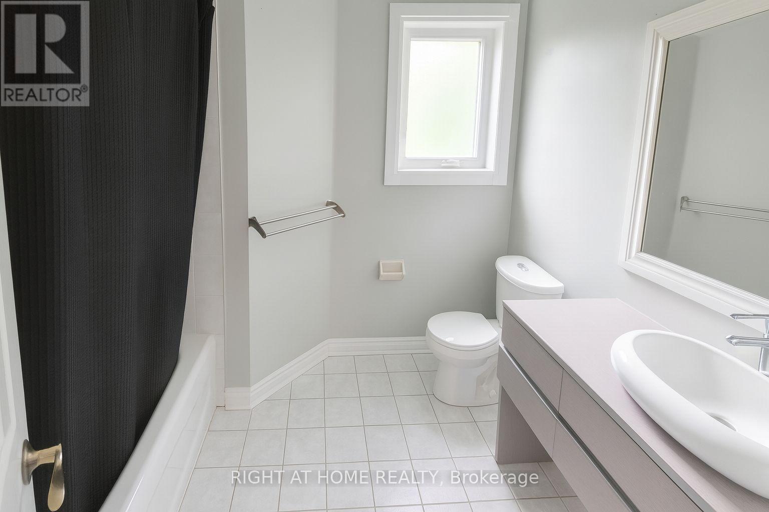 17 Kelsey Crescent, Barrie, Ontario  L4N 0J7 - Photo 10 - S12367278