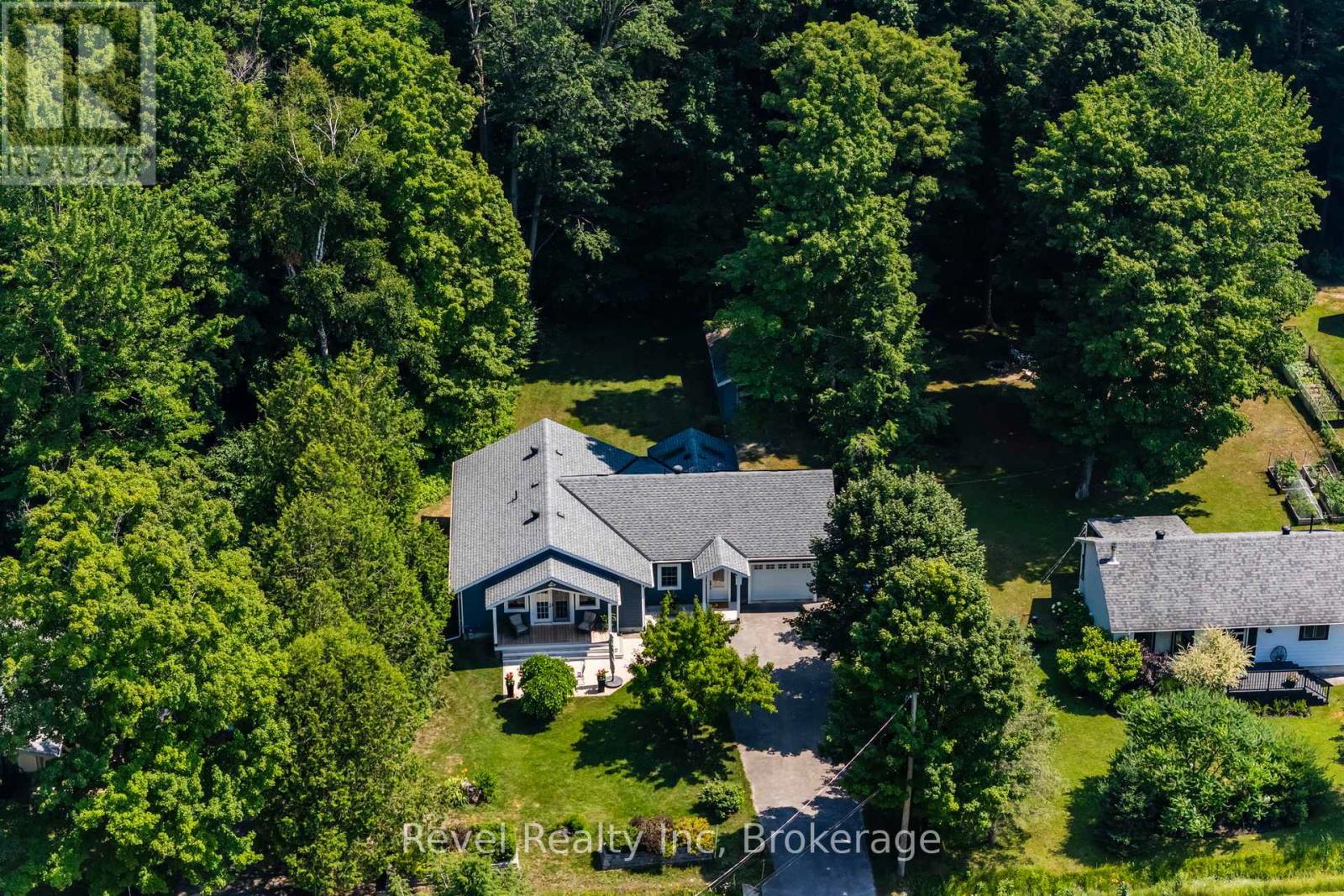 33 Belcourt Crescent, Tiny, Ontario  L9M 0M7 - Photo 1 - S12367322