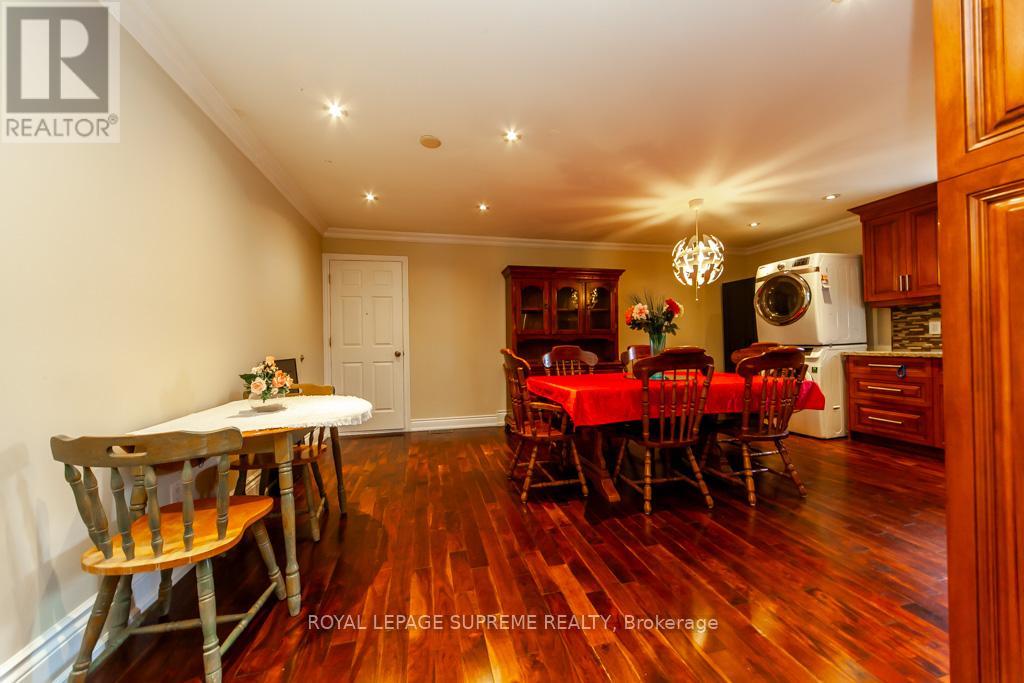529 Rogers Road, Toronto (Keelesdale-Eglinton West), Ontario  M6M 1B4 - Photo 18 - W12367263