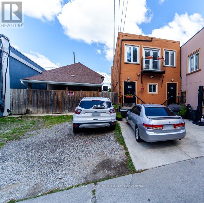 529 Rogers Road, Toronto (Keelesdale-Eglinton West), Ontario  M6M 1B4 - Photo 37 - W12367263
