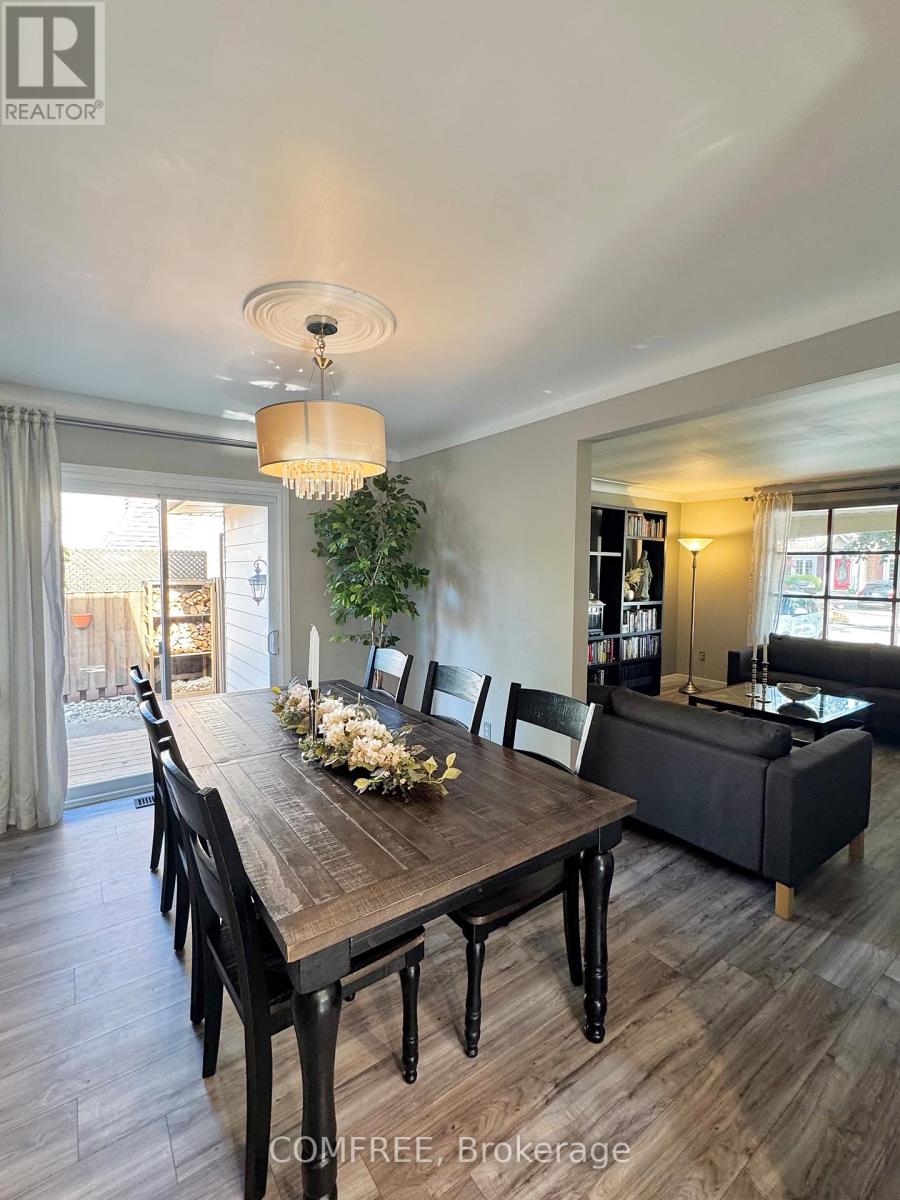 9657 Midfield Crescent, Windsor, Ontario  N8R 1W9 - Photo 8 - X12357339