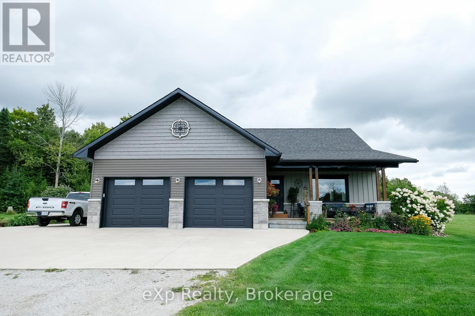 502032 Grey Road 1, Georgian Bluffs, Ontario  N0H 2T0 - Photo 4 - X12367323