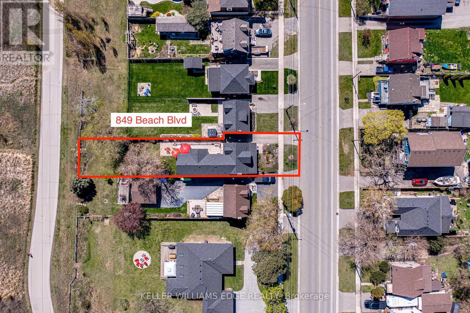 849 Beach Boulevard, Hamilton, Ontario  L8H 6Z5 - Photo 4 - X12367307