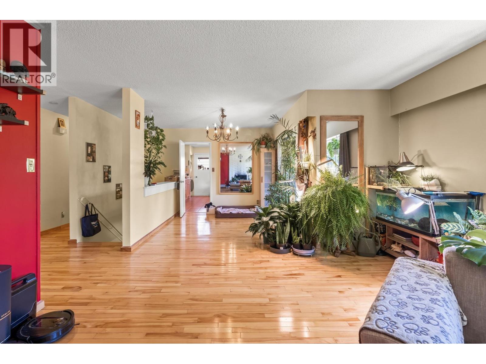1422 Kilmer Road, North Vancouver, British Columbia  V7K 1R2 - Photo 7 - R3040647