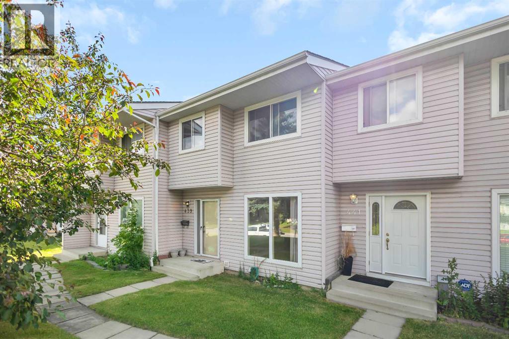 Property at 439 40 Street NE image 1