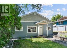 451 3 Street SE, salmon arm, British Columbia