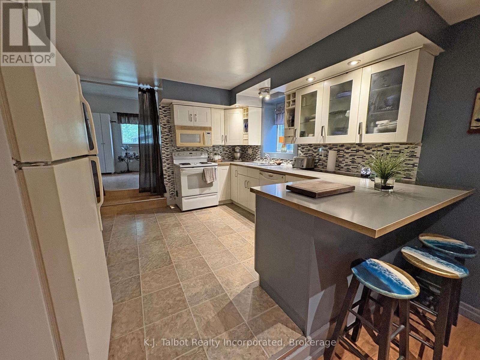 82044 Bluewater Highway, Ashfield-Colborne-Wawanosh, Ontario  N7A 3Y2 - Photo 18 - X12367358