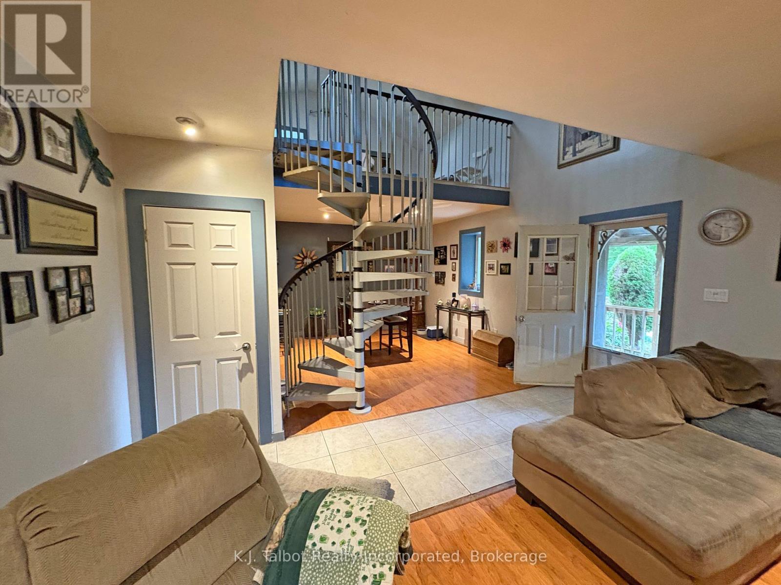 82044 Bluewater Highway, Ashfield-Colborne-Wawanosh, Ontario  N7A 3Y2 - Photo 8 - X12367358