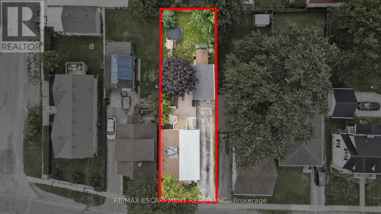 206 Niagara Falls Road, Thorold, Ontario L2V 1H9 - Photo 26 - X12367325