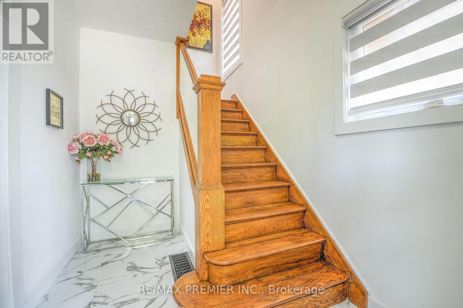 1467 Ouellette Avenue, Windsor, Ontario  N8X 1K1 - Photo 18 - X12367329