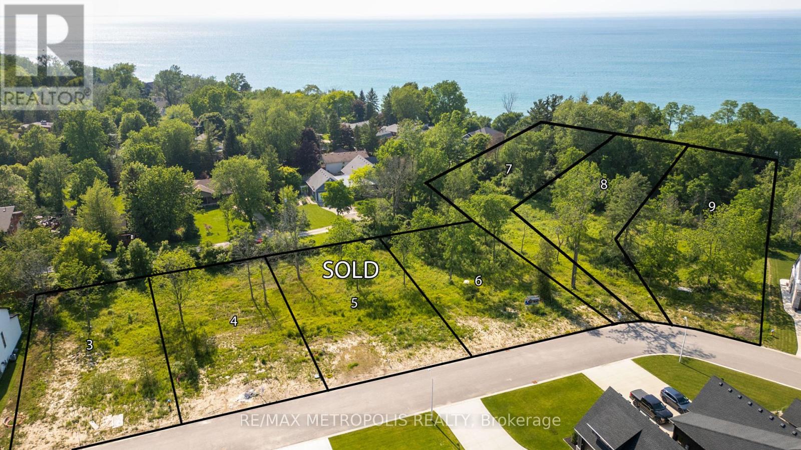 7073 Blue Coast Heights, Plympton-Wyoming, Ontario  N0N 1E0 - Photo 4 - X12367351