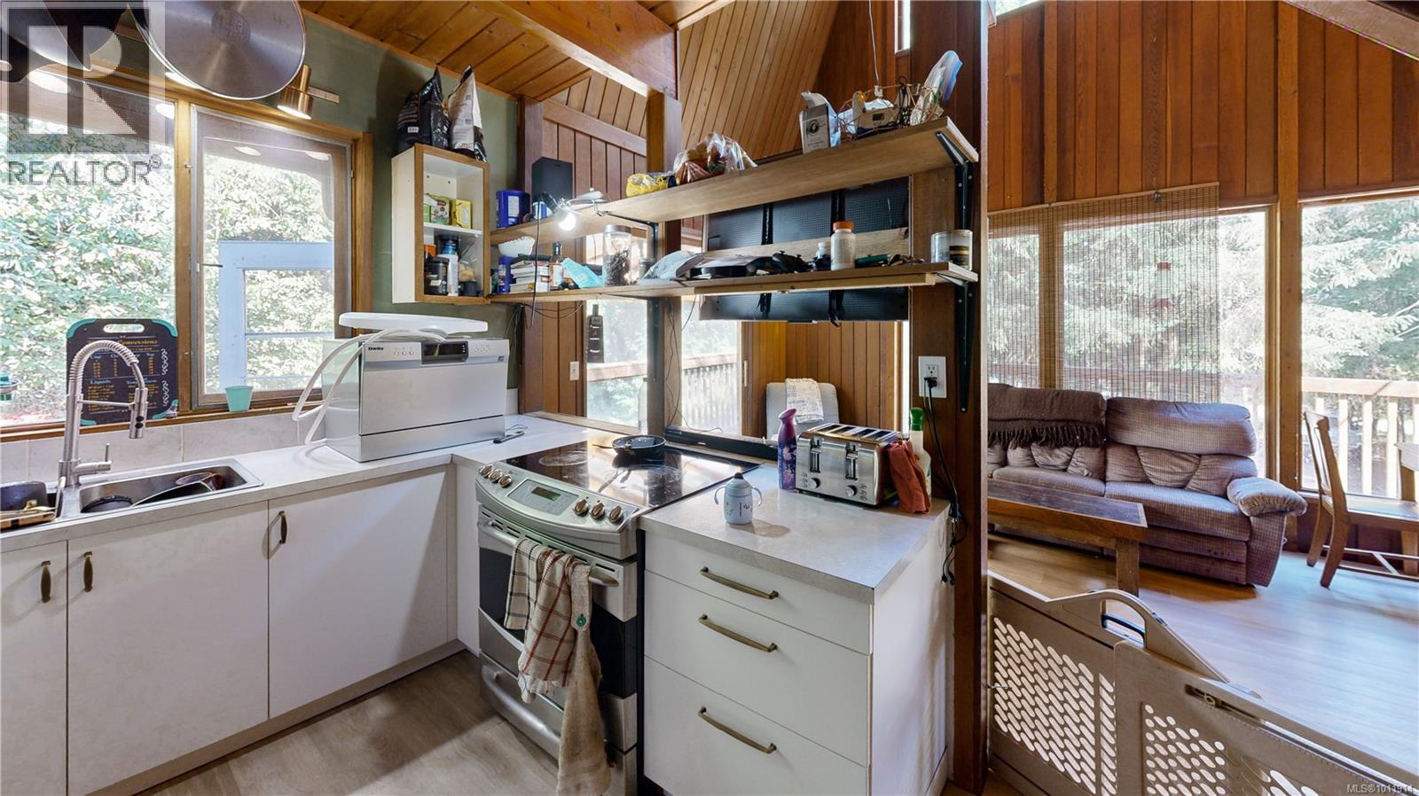Property at 1545 Whalebone Dr image 4