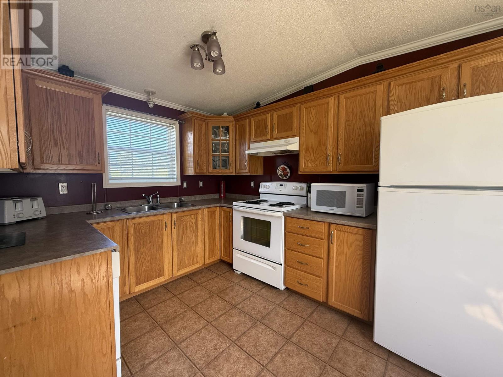 181 Pond Road, Sydney Mines, Nova Scotia  B1V 3C3 - Photo 3 - 202521443
