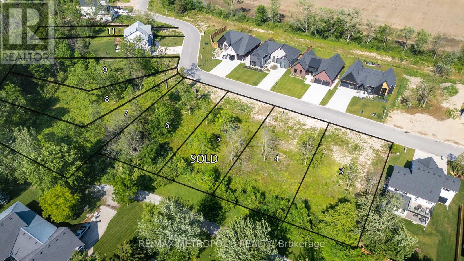 7069 Blue Coast Heights, Plympton-Wyoming, Ontario  N0N 1E0 - Photo 5 - X12367366