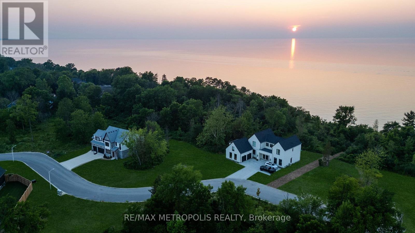 7065 Blue Coast Heights, Plympton-Wyoming, Ontario  N0N 1E0 - Photo 12 - X12367382
