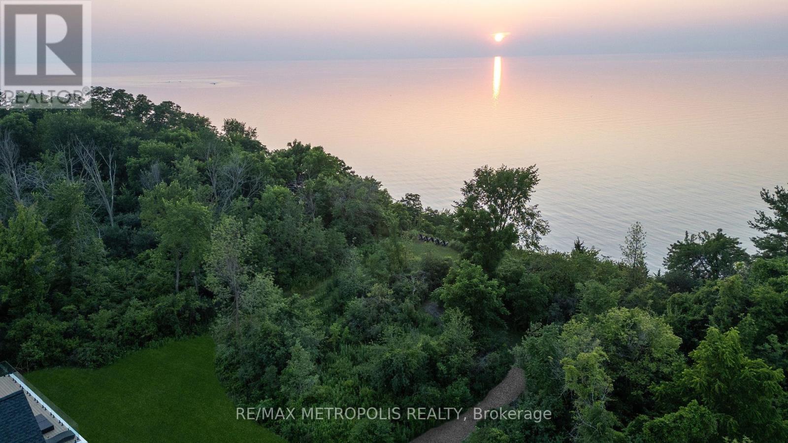 7065 Blue Coast Heights, Plympton-Wyoming, Ontario  N0N 1E0 - Photo 16 - X12367382
