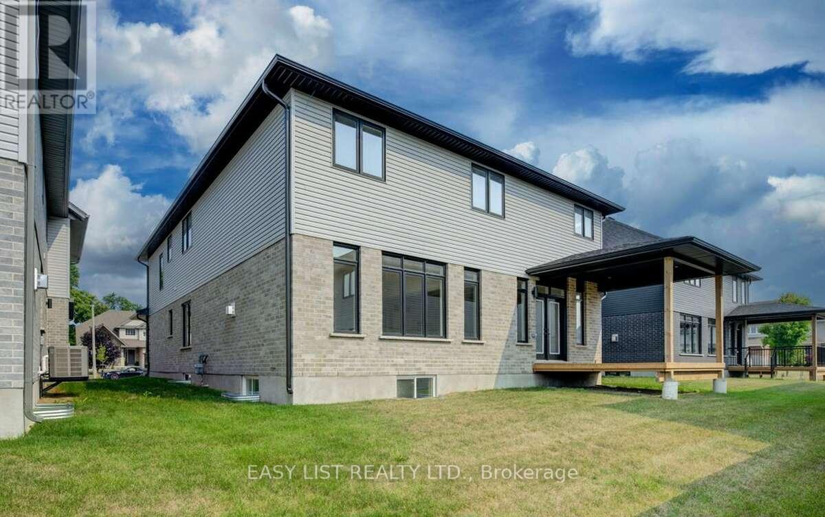 57 Bricker Avenue, Centre Wellington, Ontario  N0B 1S0 - Photo 6 - X12367398