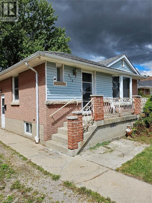 374 East 13th Street, Hamilton, Ontario  L9A 4A1 - Photo 2 - 40764135