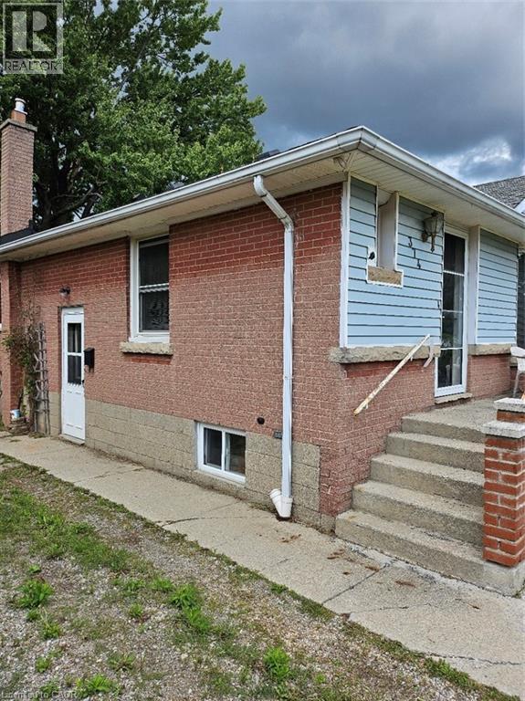 374 East 13th Street, Hamilton, Ontario  L9A 4A1 - Photo 3 - 40764135