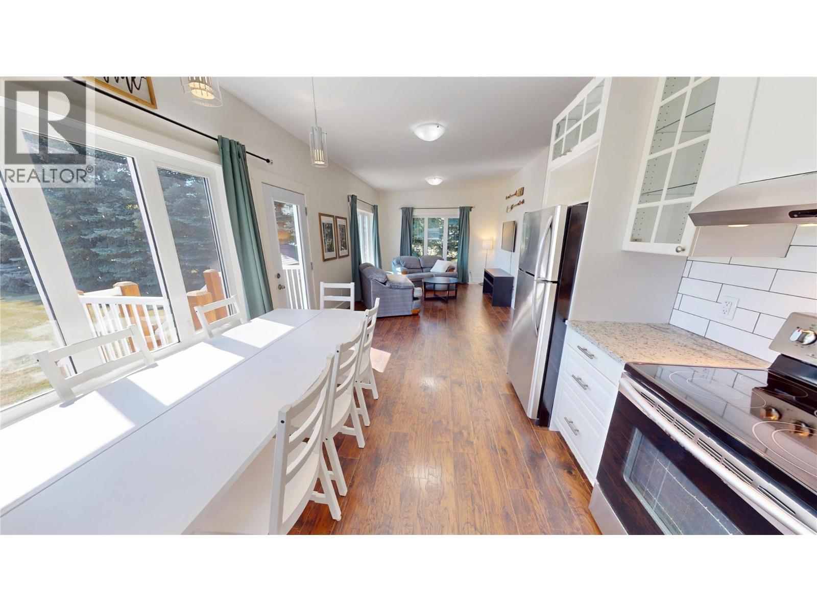 4760 Willow Avenue, Canal Flats, British Columbia  V0B 1B0 - Photo 14 - 10360852