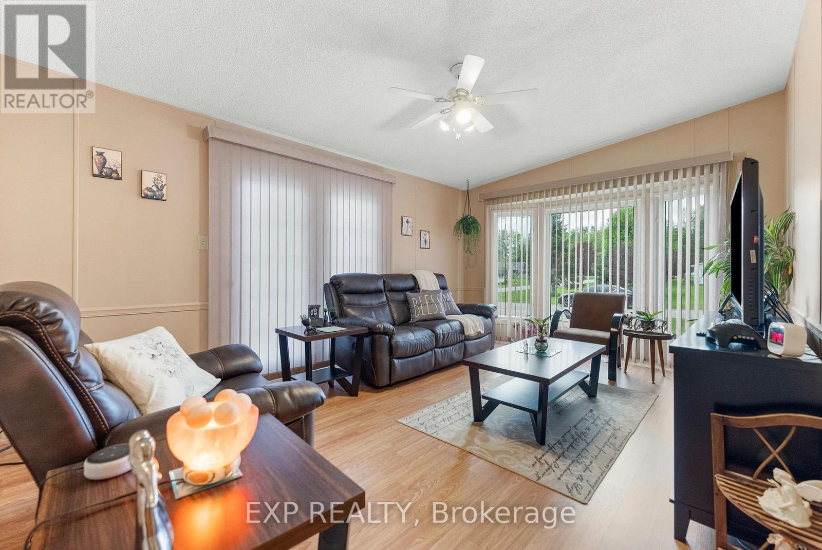 25 Sunset Lane, Horton, Ontario  K7V 0A5 - Photo 12 - X12367402