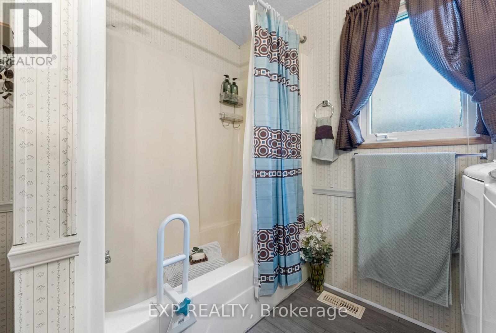 25 Sunset Lane, Horton, Ontario  K7V 0A5 - Photo 20 - X12367402