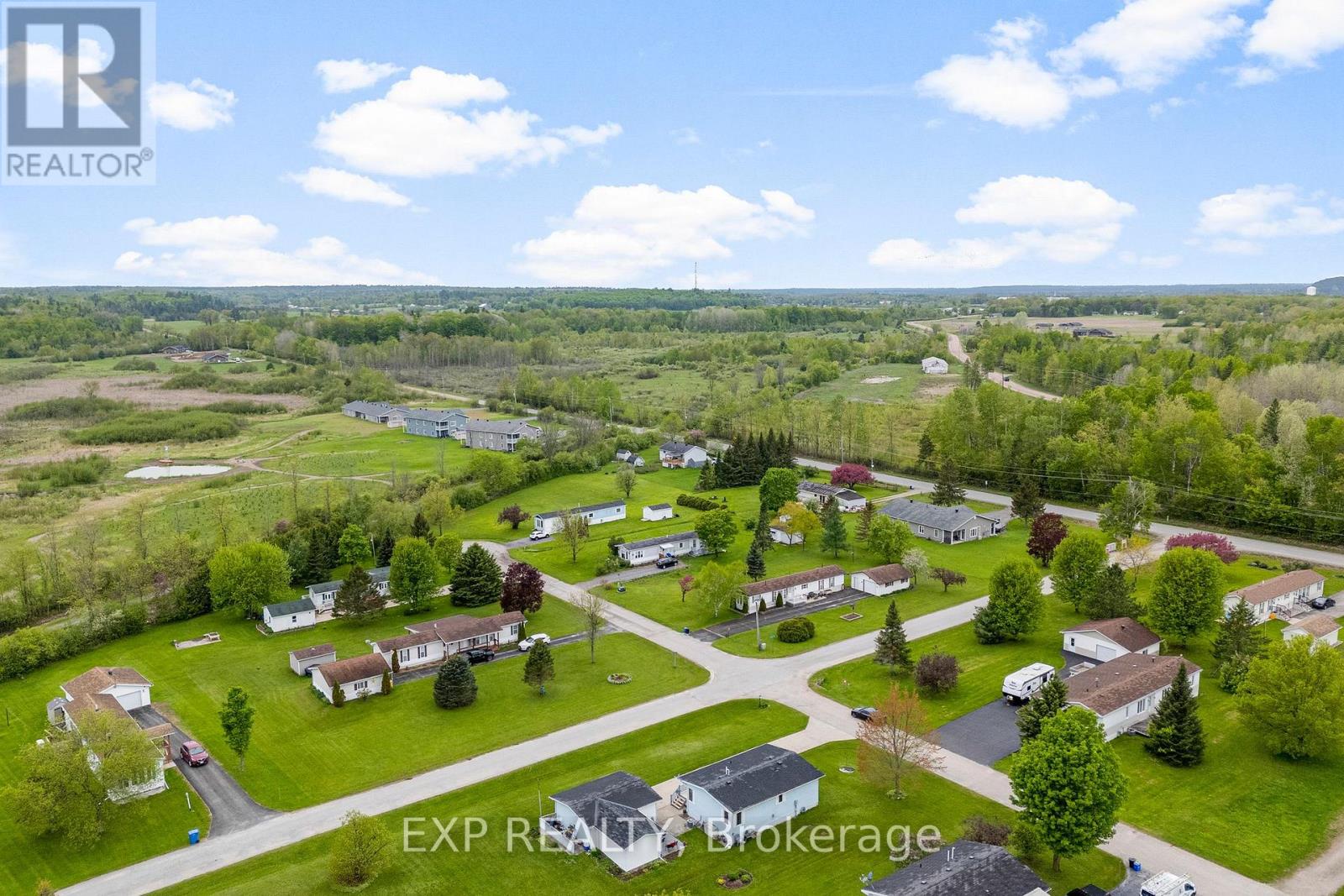 25 Sunset Lane, Horton, Ontario  K7V 0A5 - Photo 5 - X12367402