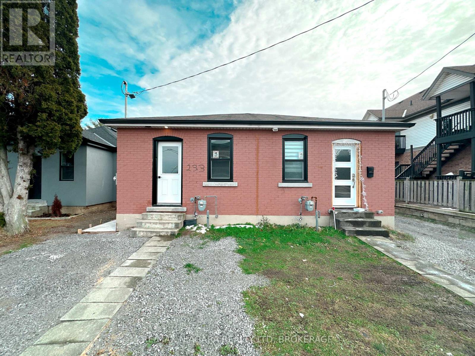 Upper - 233 Pelham Road, St. Catharines (Western Hill), Ontario  L2S 1W8 - Photo 37 - X12367401