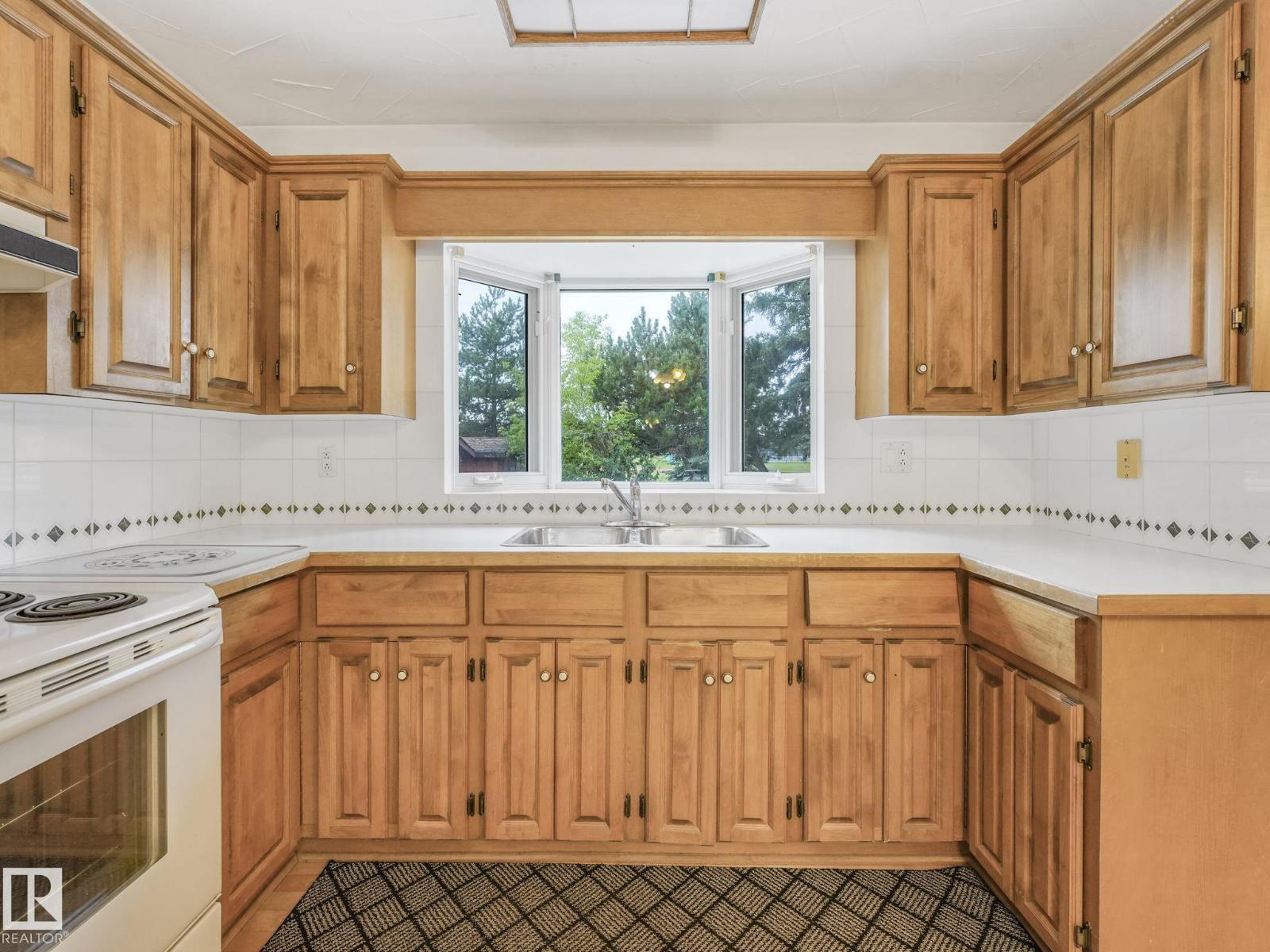 Property at 167 LAROSE DR image 2