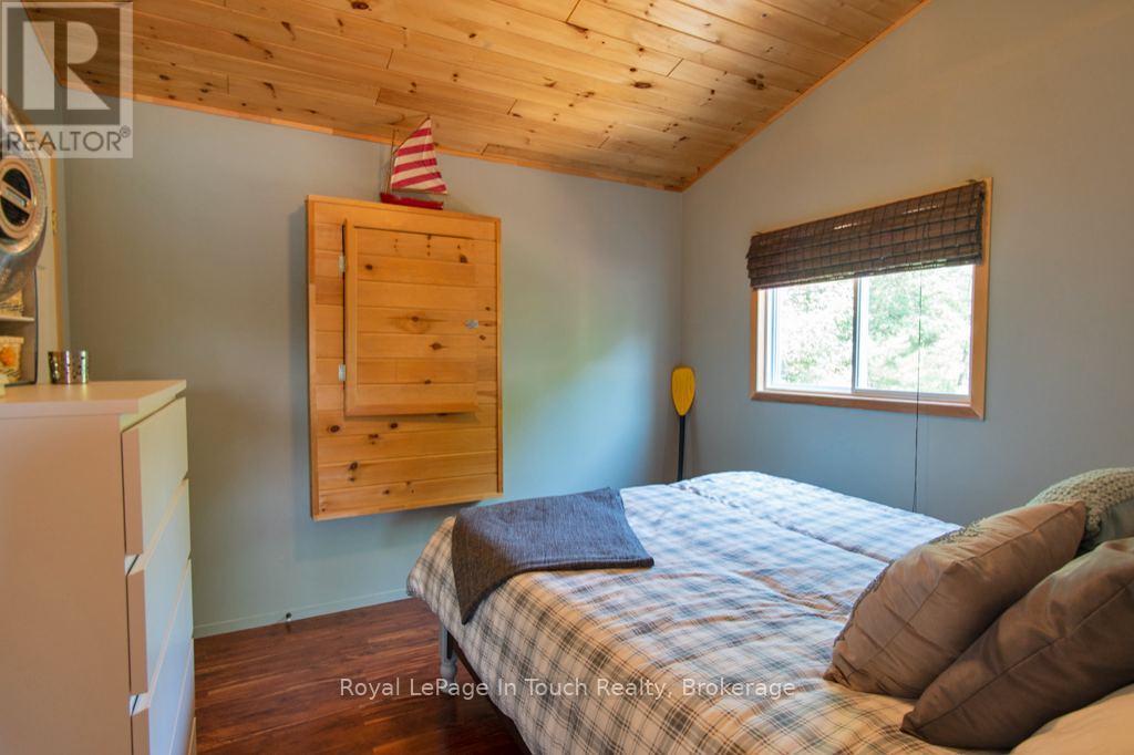 2974 Island 1040, Georgian Bay, Ontario  P0E 1E0 - Photo 14 - X12367415
