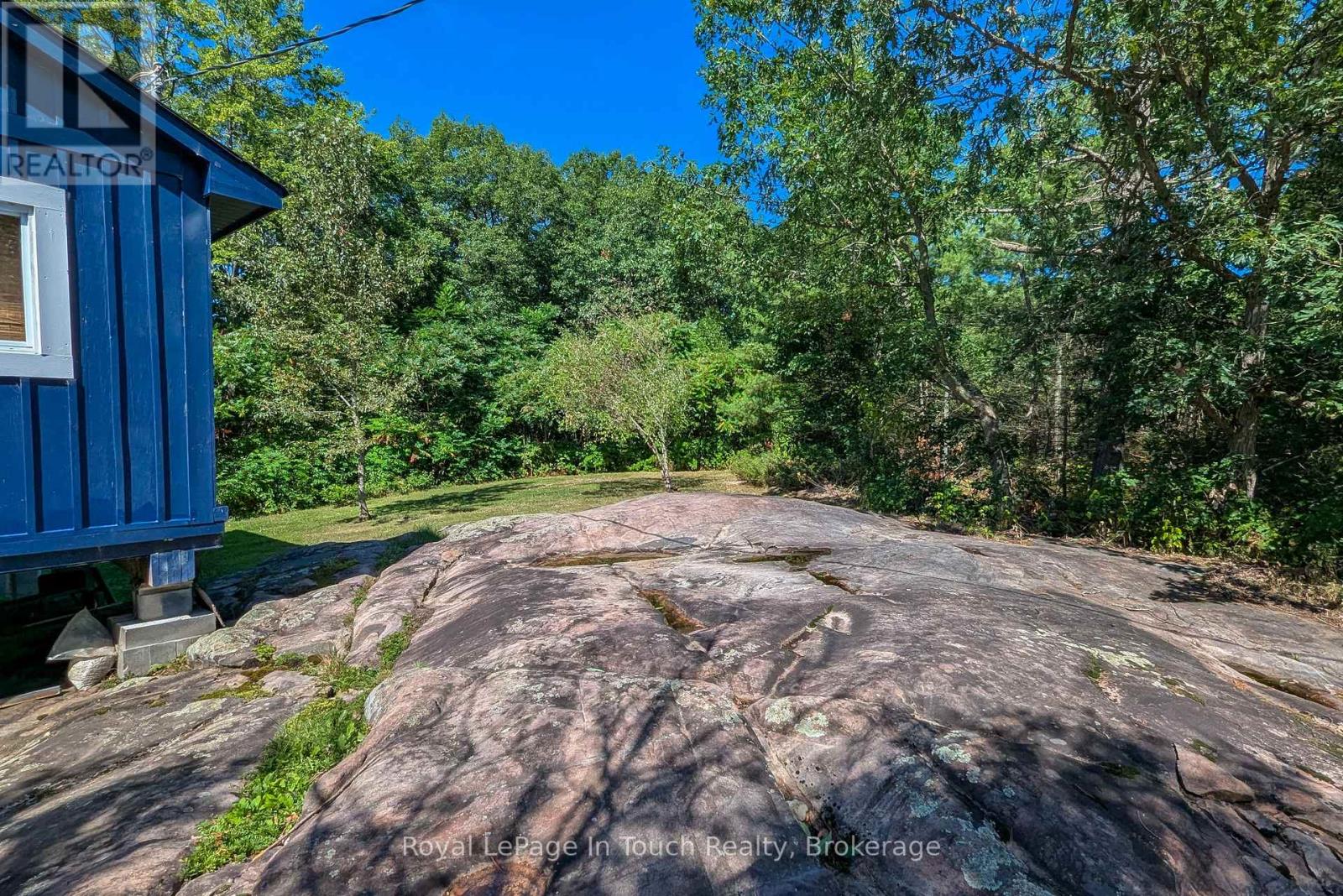 2974 Island 1040, Georgian Bay, Ontario  P0E 1E0 - Photo 17 - X12367415
