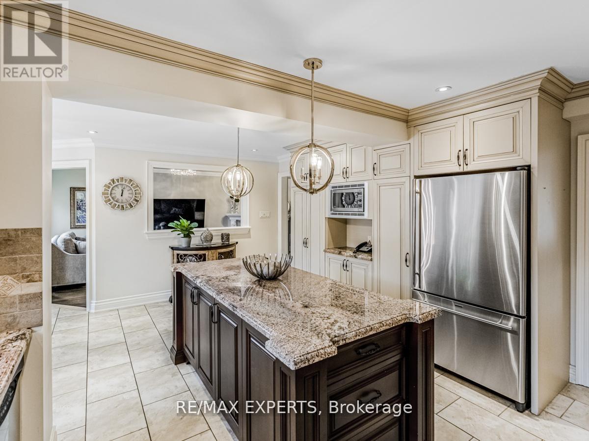 31 Pembrook Street, Caledon, Ontario  L7E 1L5 - Photo 12 - W12367430