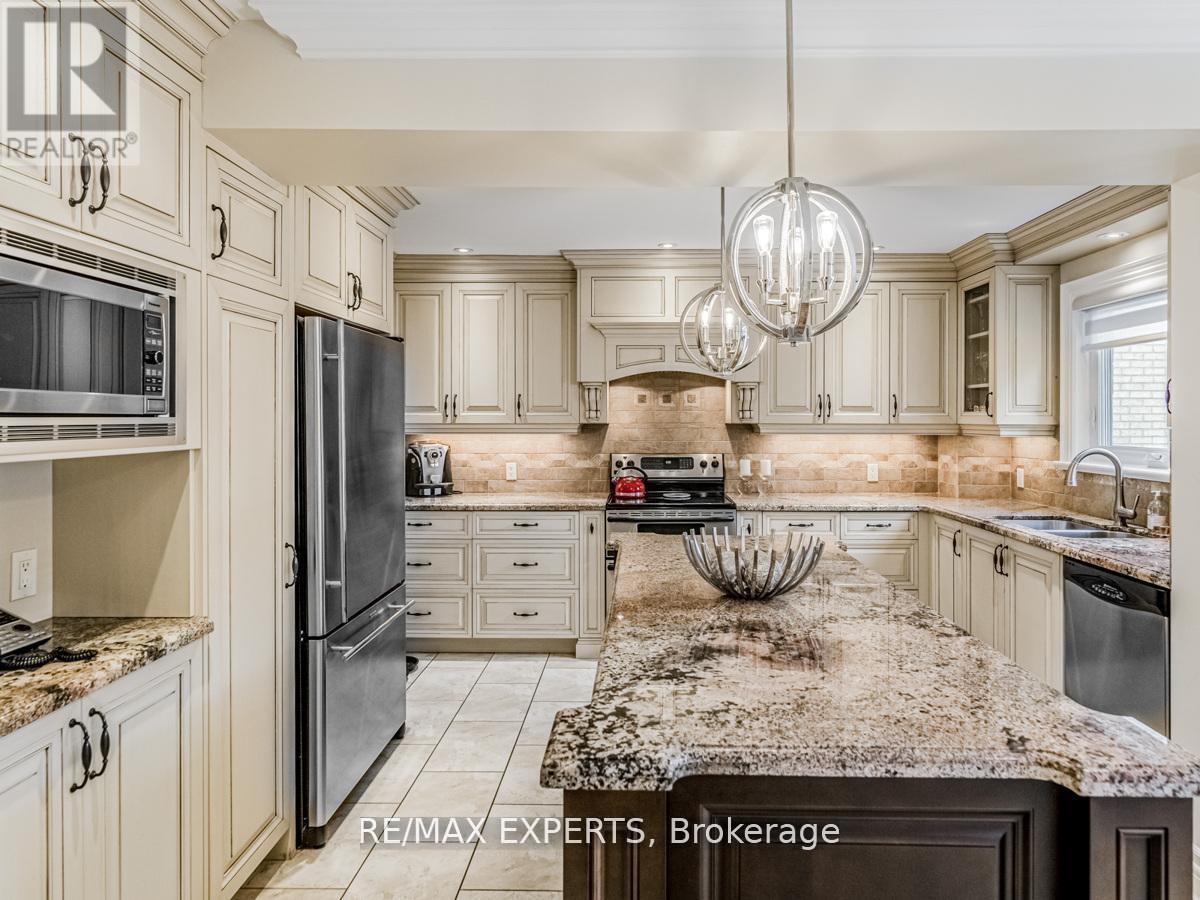 31 Pembrook Street, Caledon, Ontario  L7E 1L5 - Photo 13 - W12367430