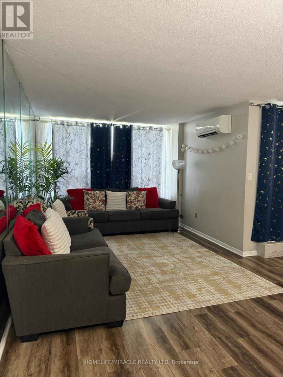 803 - 2556 Argyle Road, Mississauga, Ontario  L5B 2H6 - Photo 5 - W12367434