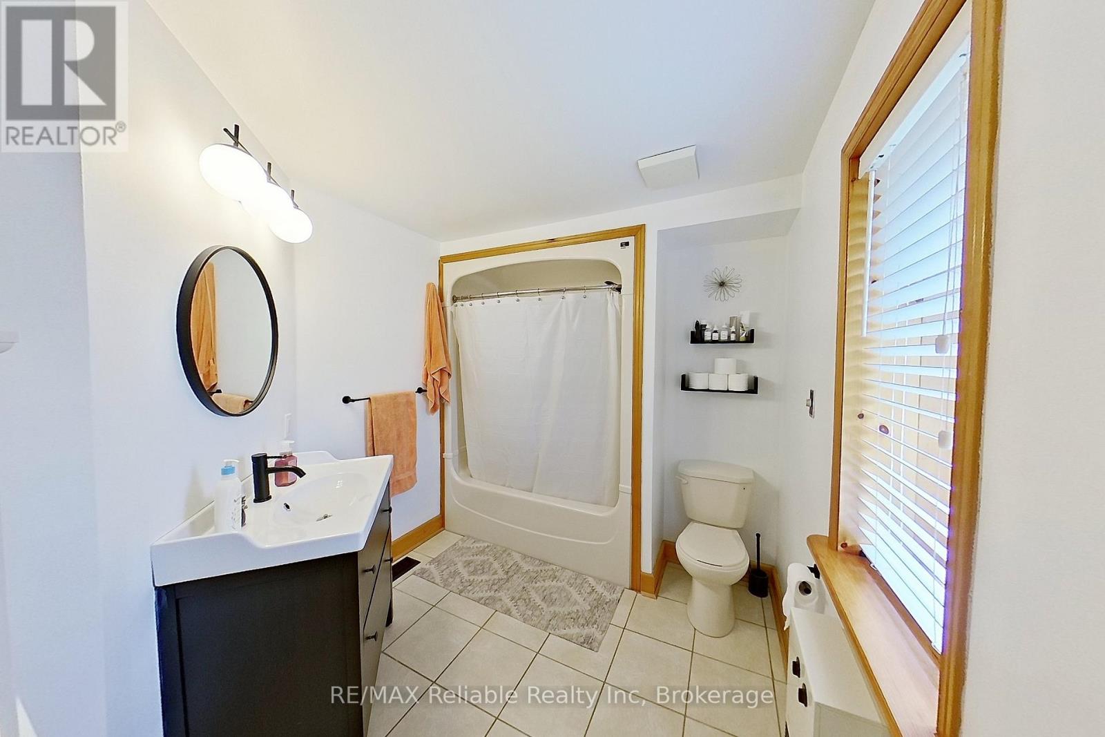 212 James Street, Central Huron, Ontario  N0M 1L0 - Photo 19 - X12367449
