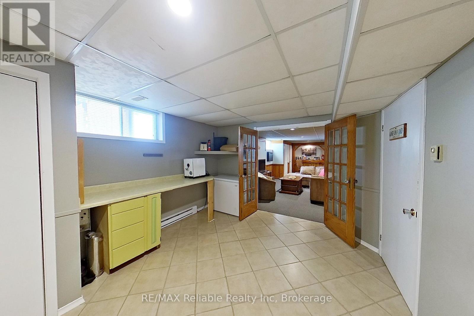 212 James Street, Central Huron, Ontario  N0M 1L0 - Photo 32 - X12367449