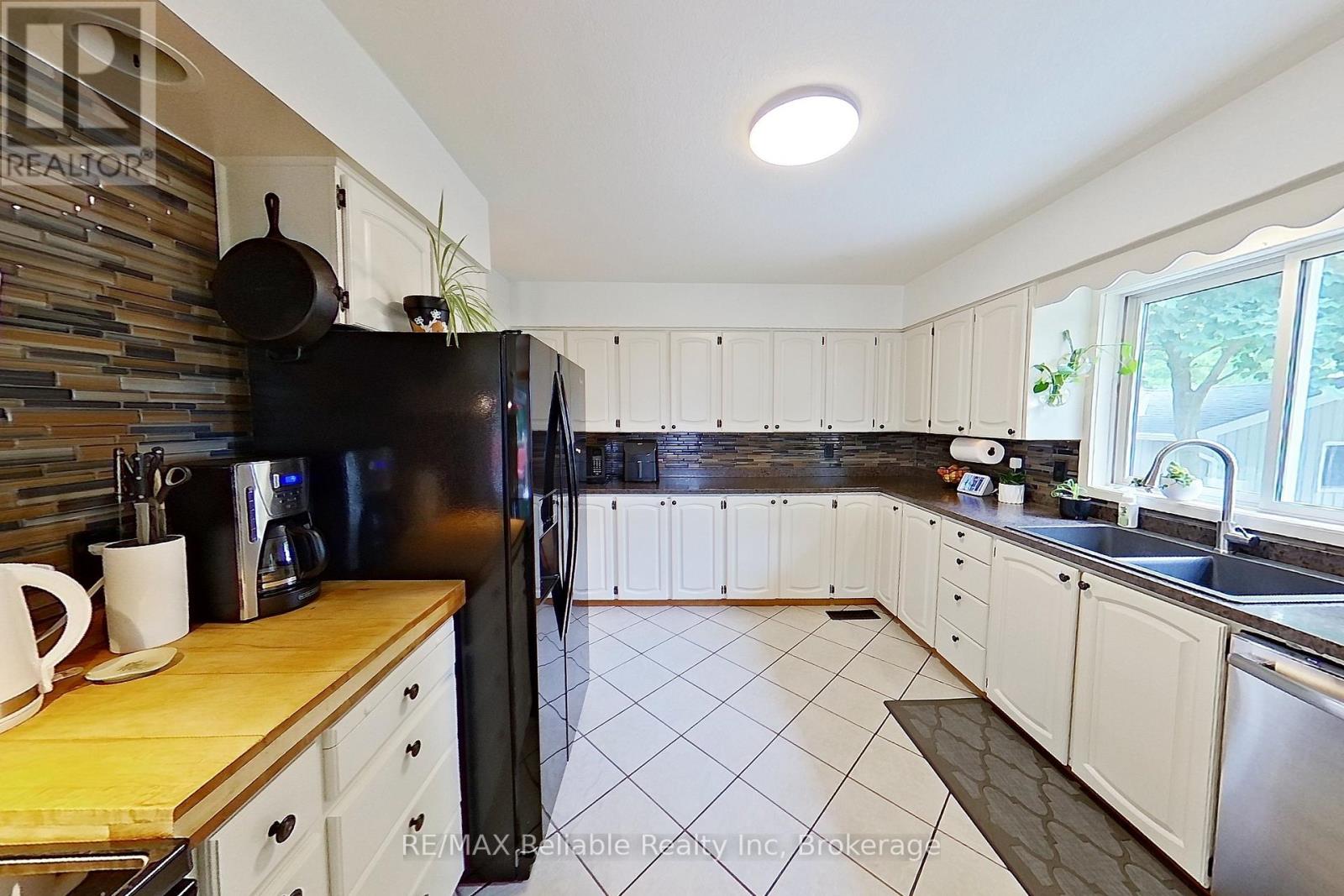 212 James Street, Central Huron, Ontario  N0M 1L0 - Photo 8 - X12367449