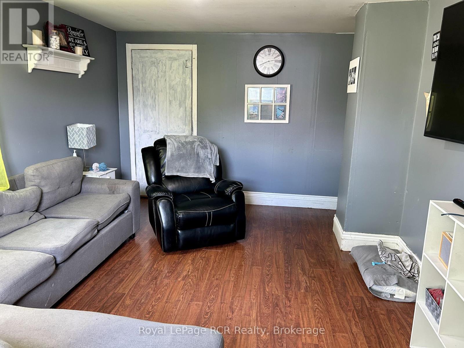 307 Prince (Lane) Street, Brockton, Ontario  N0G 2V0 - Photo 8 - X12367460