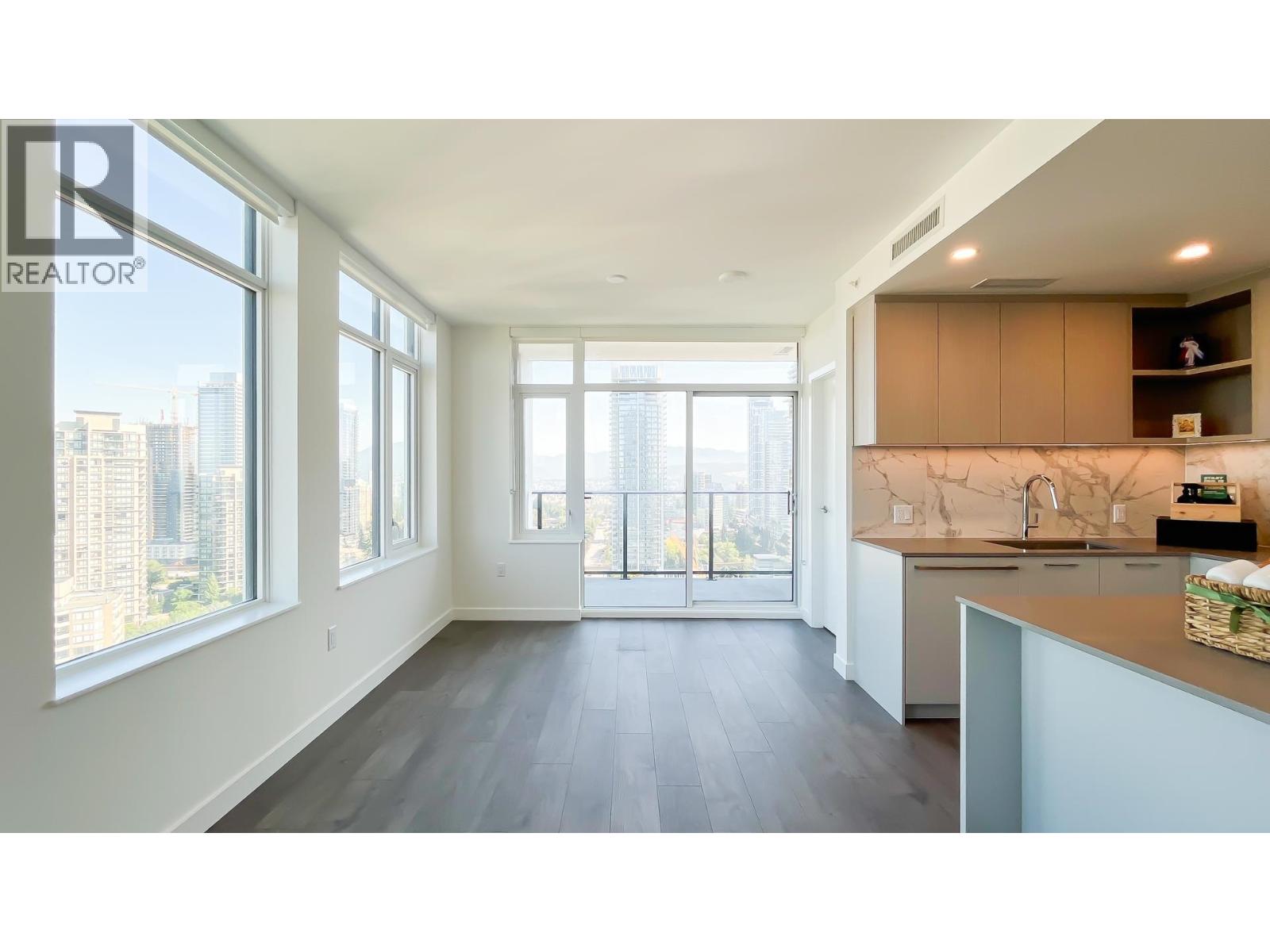 2406 6468 Willingdon Avenue, Burnaby, British Columbia  V5H 0L3 - Photo 5 - R3040944